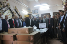 بنك القدس يدعم مدرسة الحسين بين علي الثانوية في الخليل
